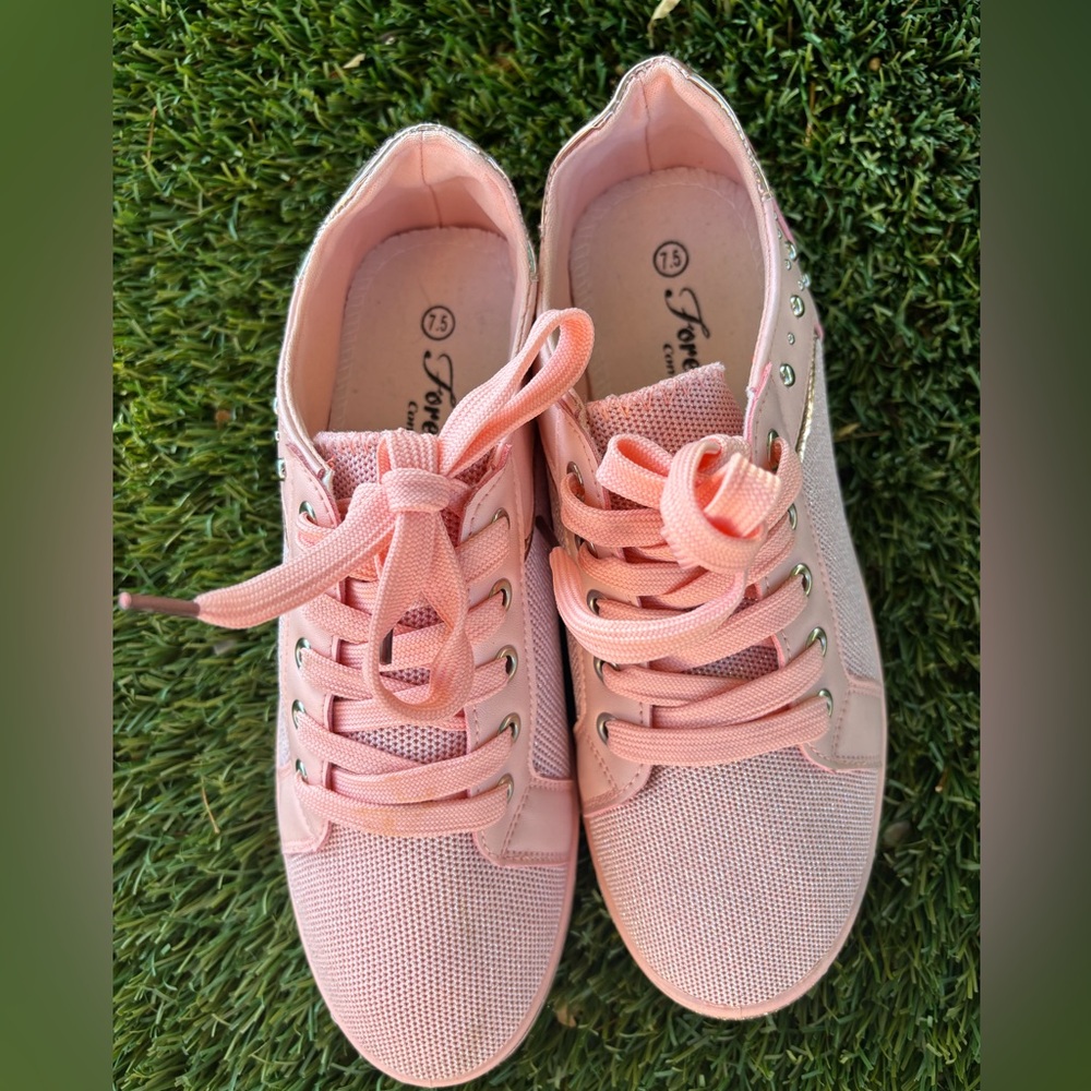 FOREVER COMFORT Pink Women's Sneakers Size 7.5